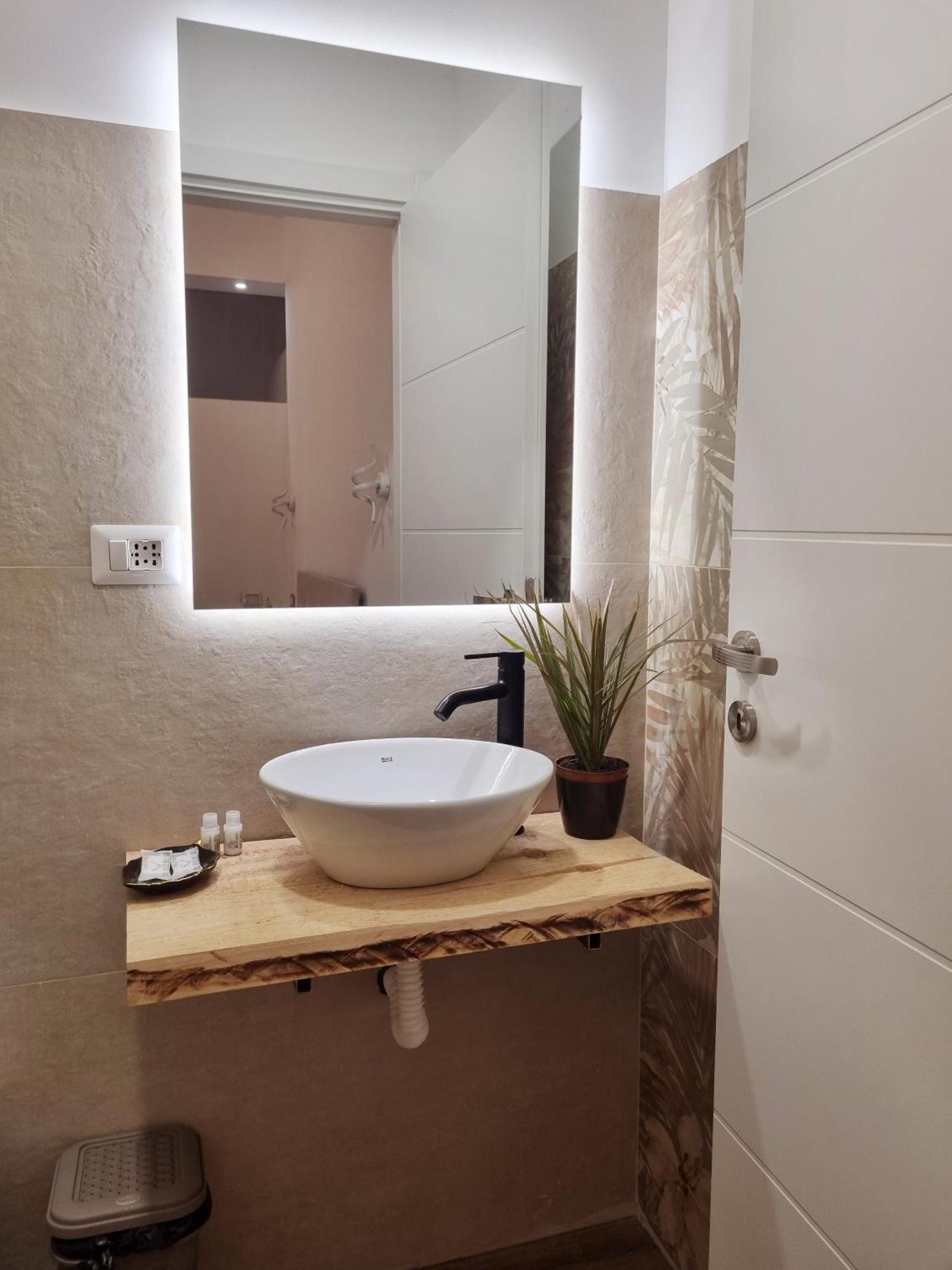 B&B Italo House Opera Dış mekan fotoğraf