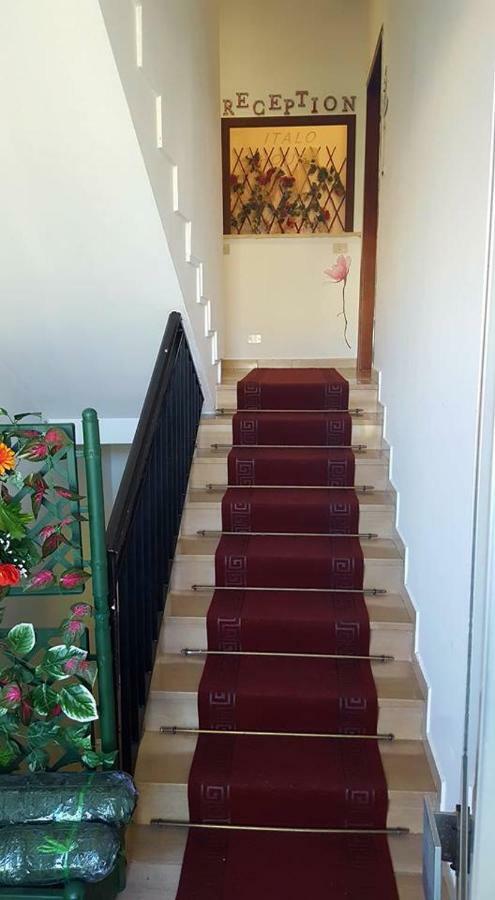 B&B Italo House Opera Dış mekan fotoğraf